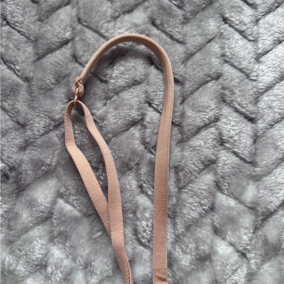 NWT SKIMS WIRELESS FORM TRIANGLE FRONT CLOSE SUPER PUSH-UP BRA - Picture 4 of 8